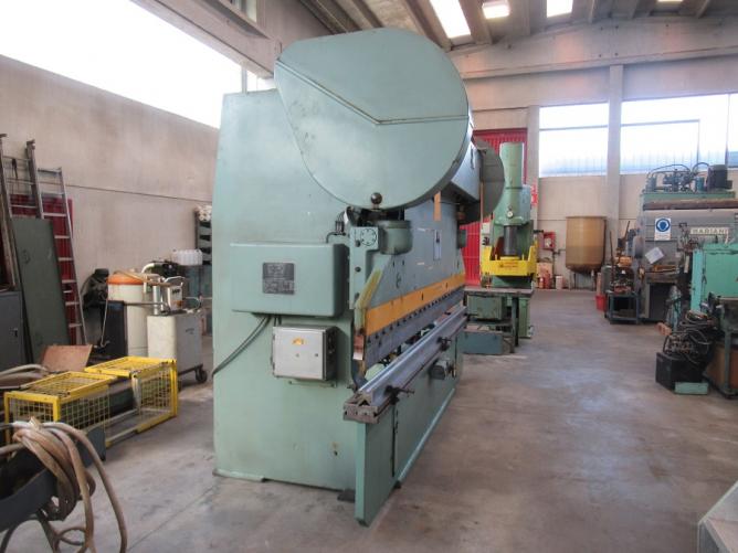 STANKOIMPORT И 1330 A